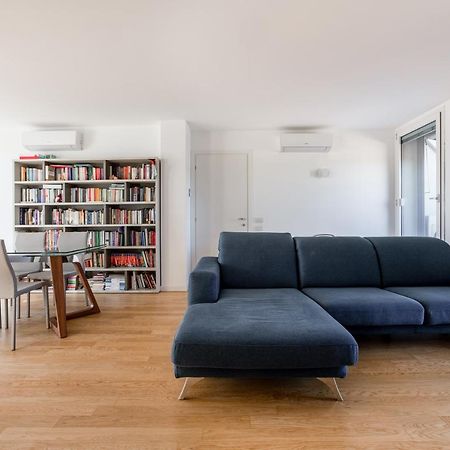 Modern Apt With Terrace, Wifi & Ac Милано Екстериор снимка