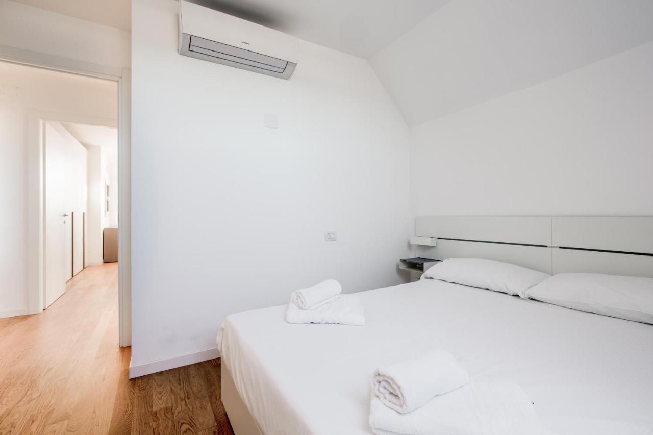 Modern Apt With Terrace, Wifi & Ac Милано Екстериор снимка