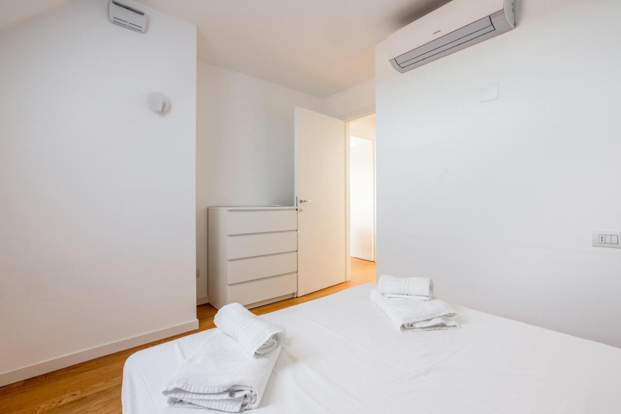 Modern Apt With Terrace, Wifi & Ac Милано Екстериор снимка
