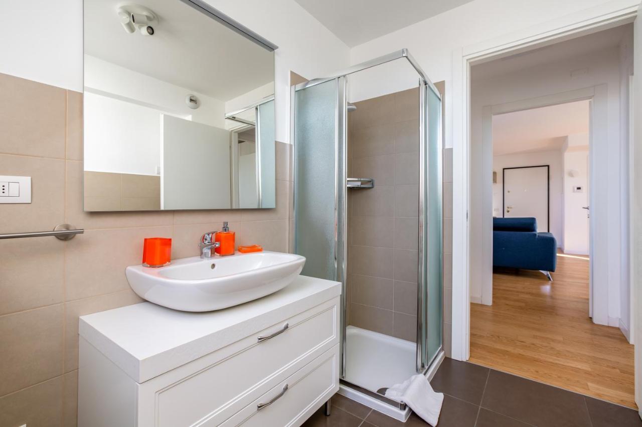 Modern Apt With Terrace, Wifi & Ac Милано Екстериор снимка